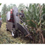 corn harvester machine