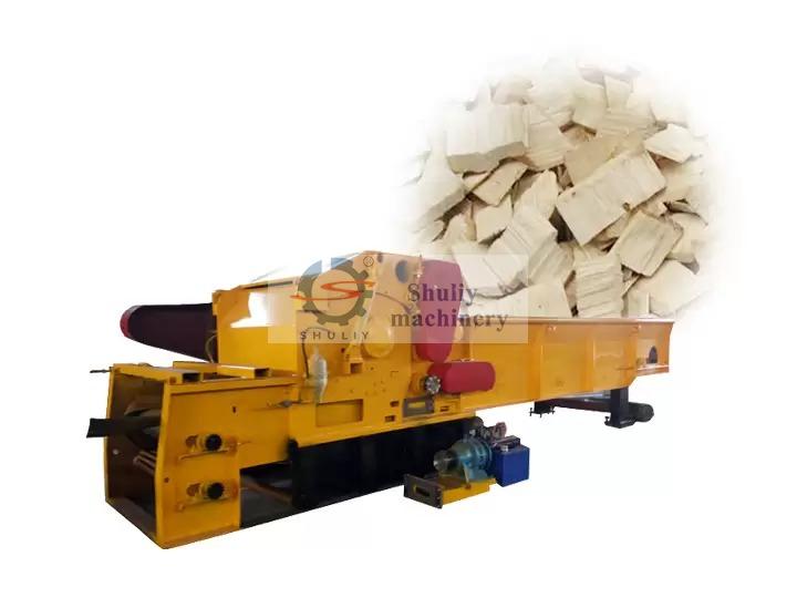 Drum wood chipping machine