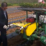 manual vegetable transplanter