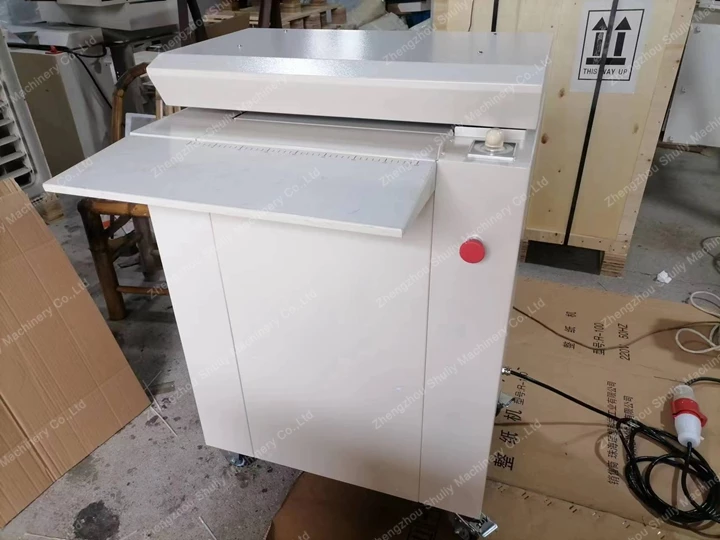 Vendo pequena máquina trituradora de papelão
