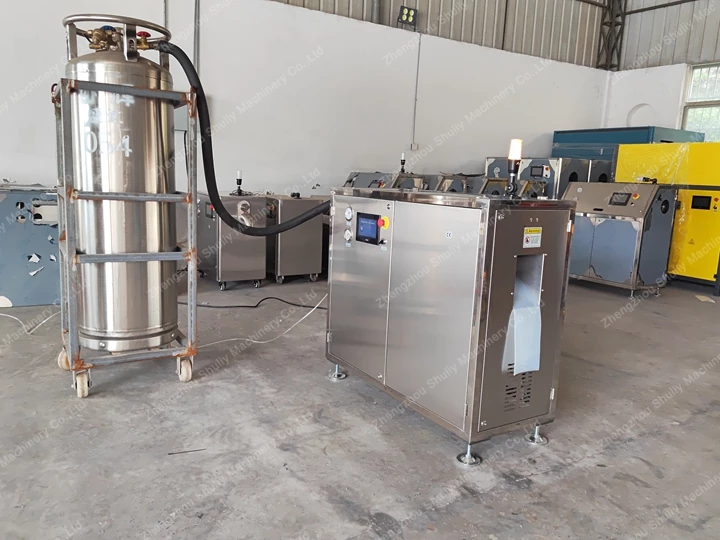 Máy tạo khối đá khô nhỏ