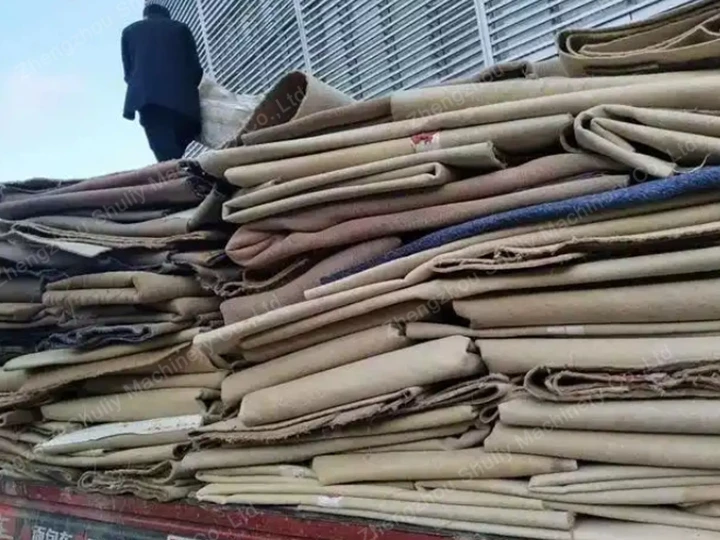 karpet kotor untuk dibersihkan
